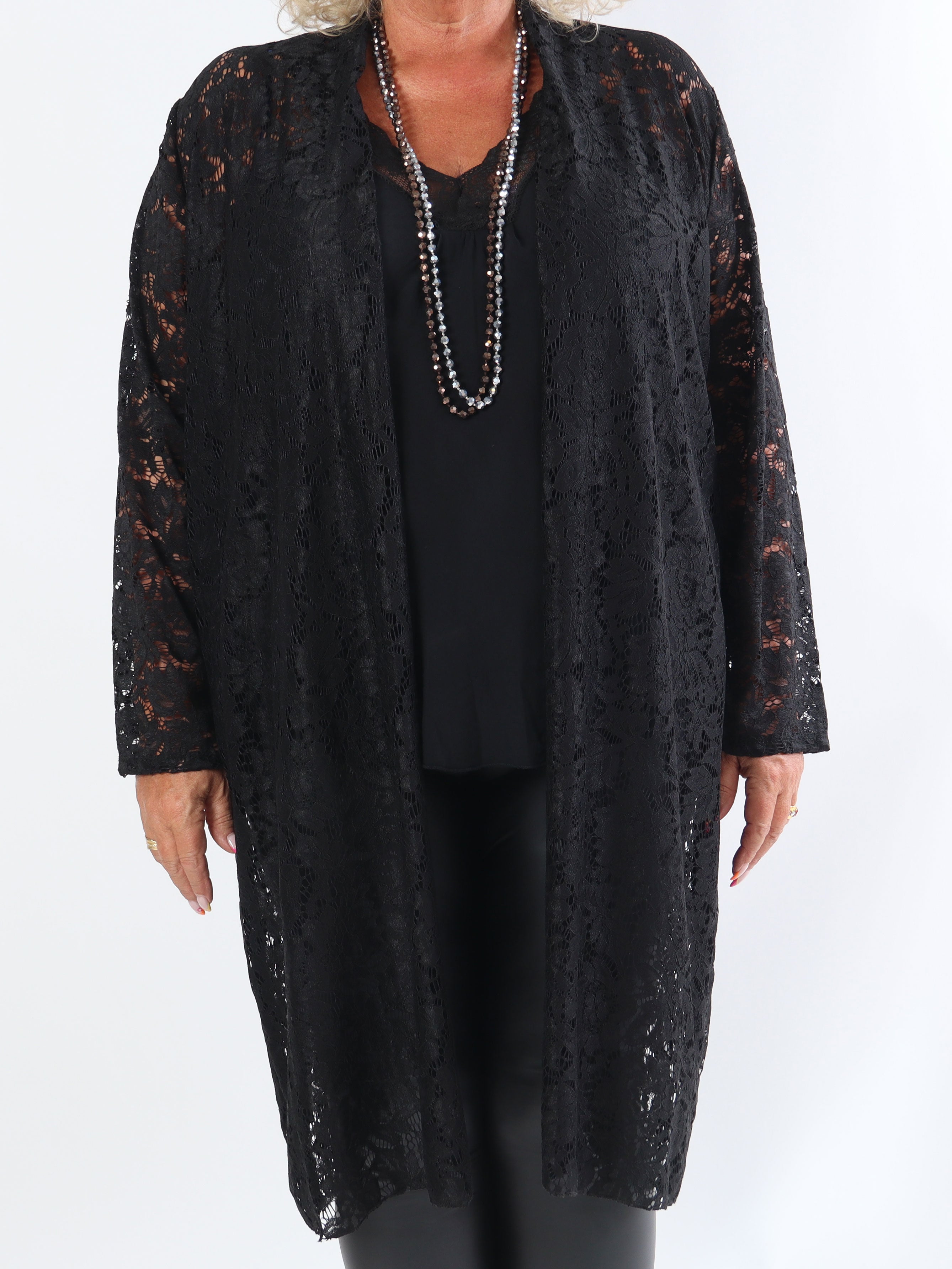 Cece - Plus size-kofta i mjuk spets med stretch